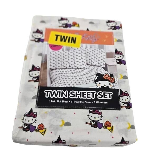 Hello Kitty Other - Hello Kitty Witch on Broom Halloween Twin Sheet Set NEW
